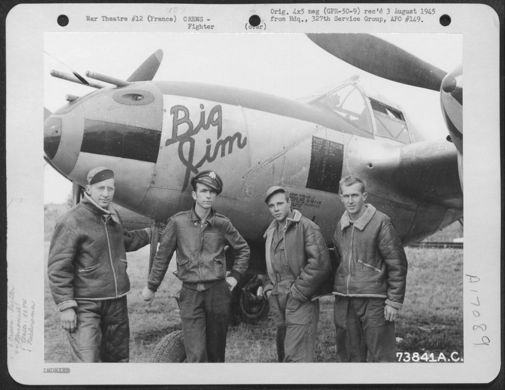 Lt Mason and crew in France