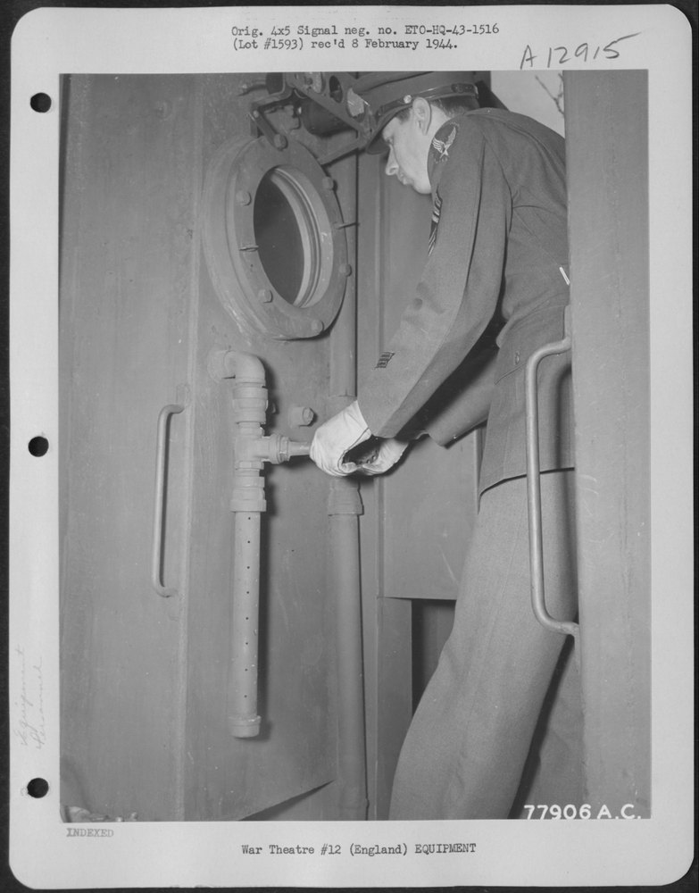 M/Sgt Smith at 8th Air Force Medical School