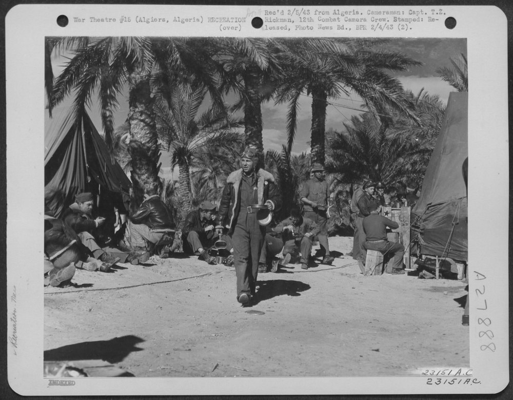 Men having chow Algiers