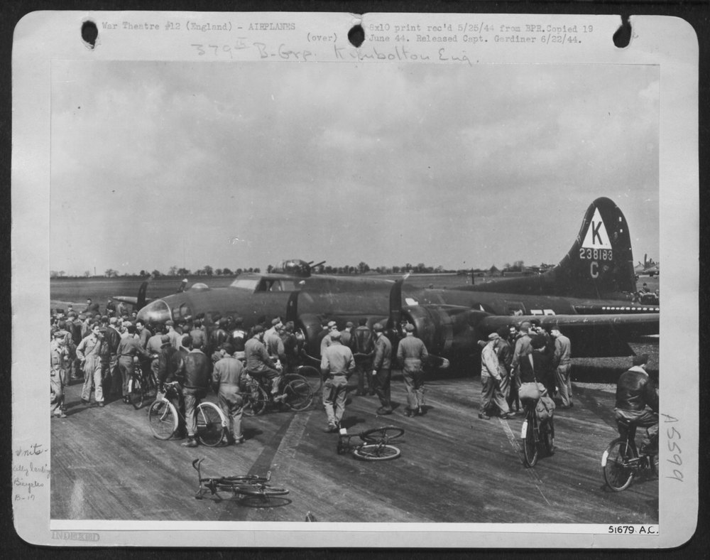 Minus wheels, a Boeing B-17 Flying ofrtress made a perfect belly