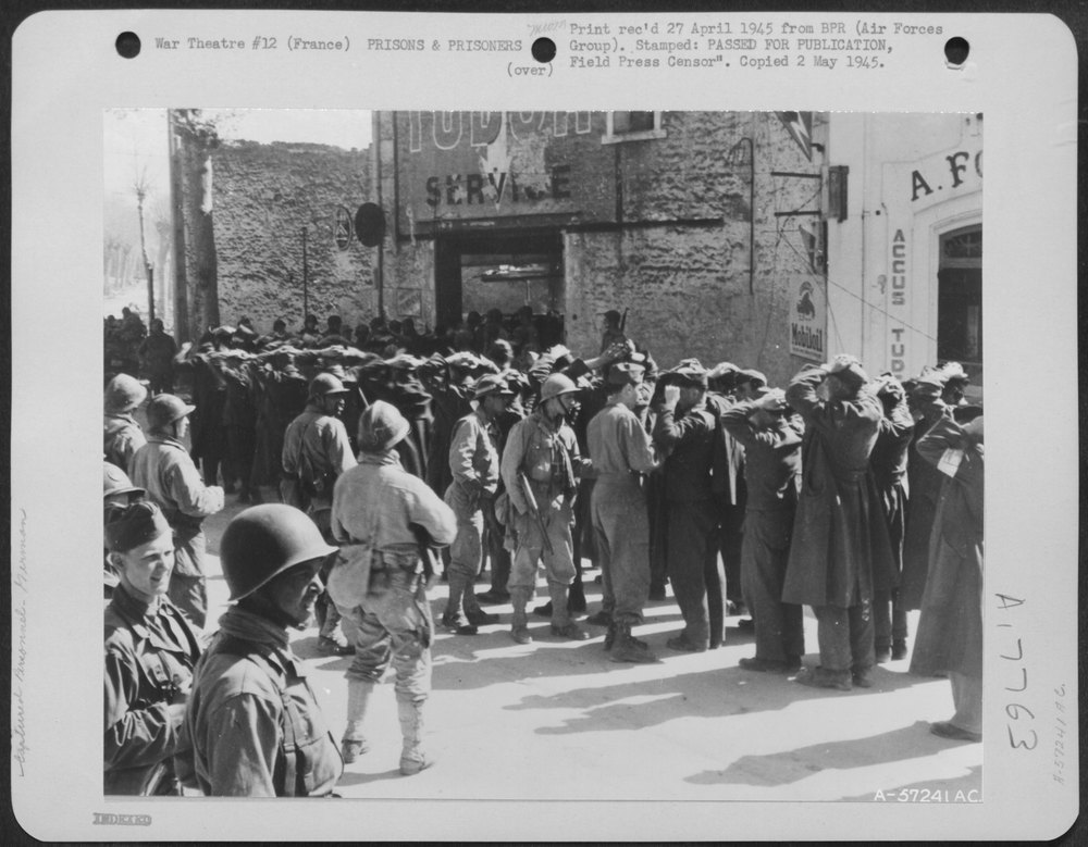 Nazi Prisoners near Bordeaux