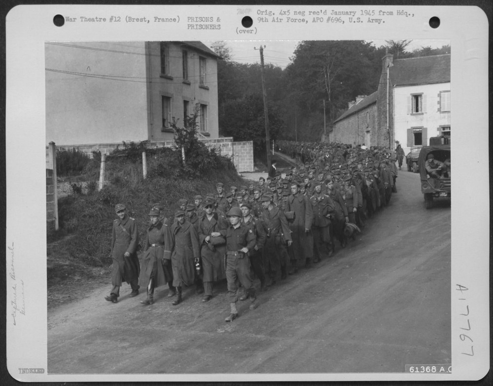 Nazis captured at Brest