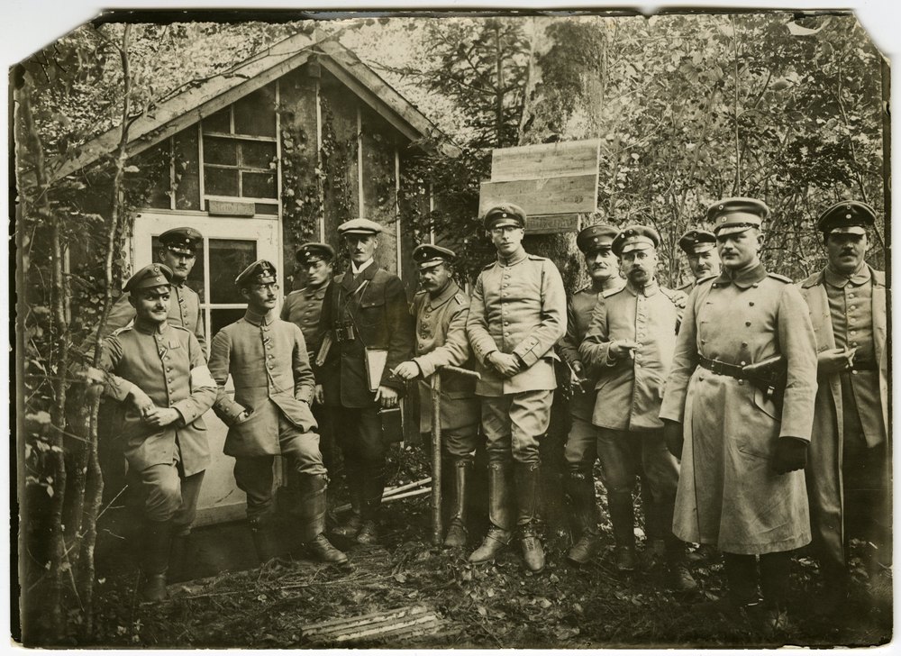 Oberleutnant Boweng with German troops