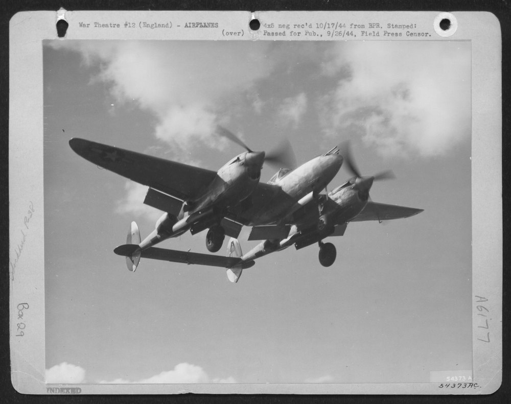 P-38 Lightnings landing in England