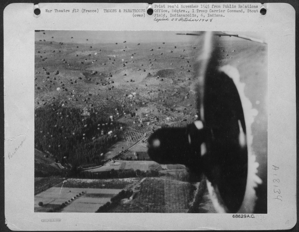 Paratroops over southern France