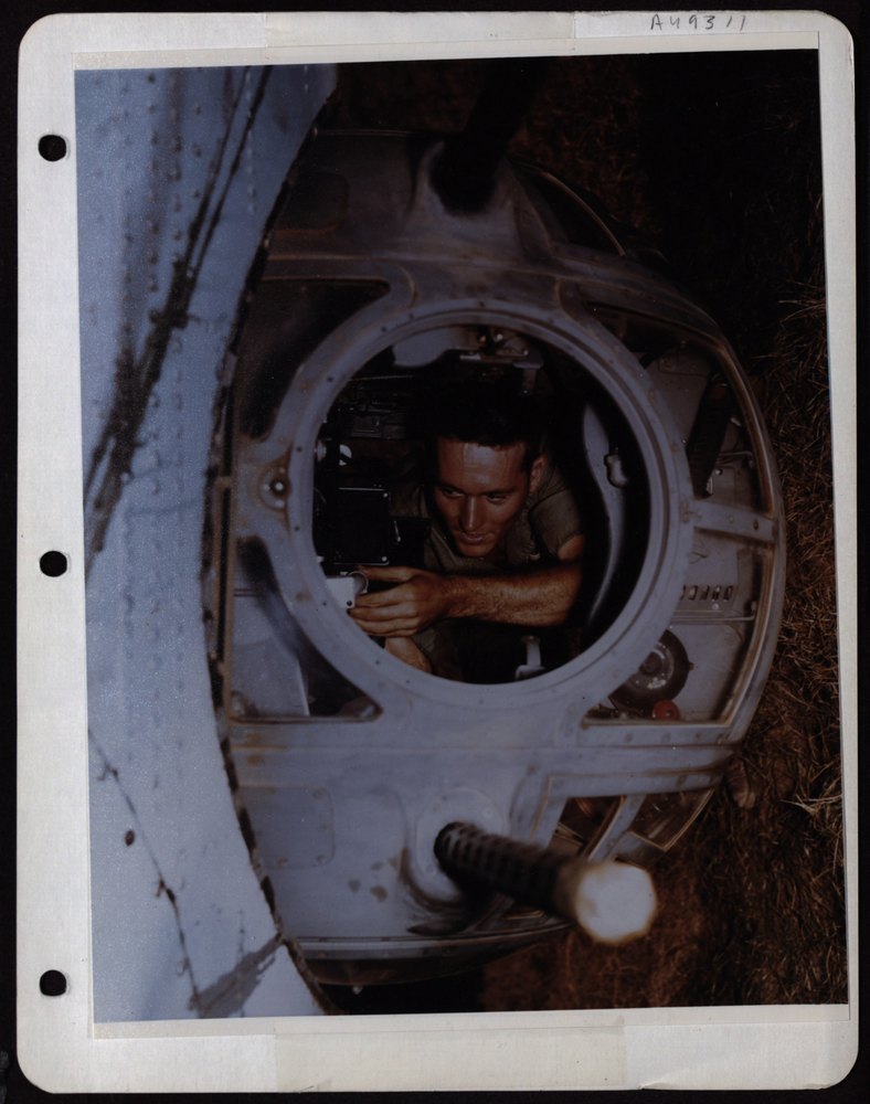 Pfc Harold Johnson overhauls turret in Panama