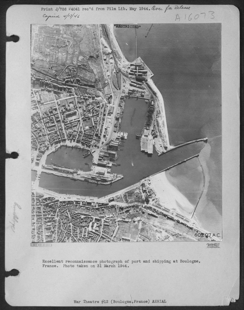 Port and shipping at Boulogne