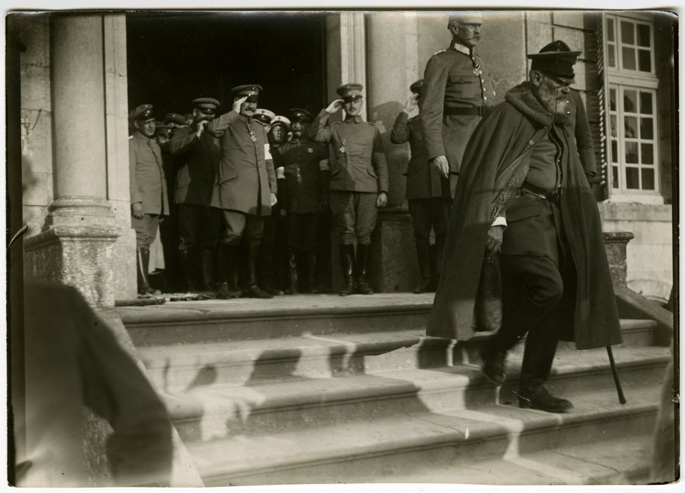 Prince Leopold of Bavaria visits a German field hospital