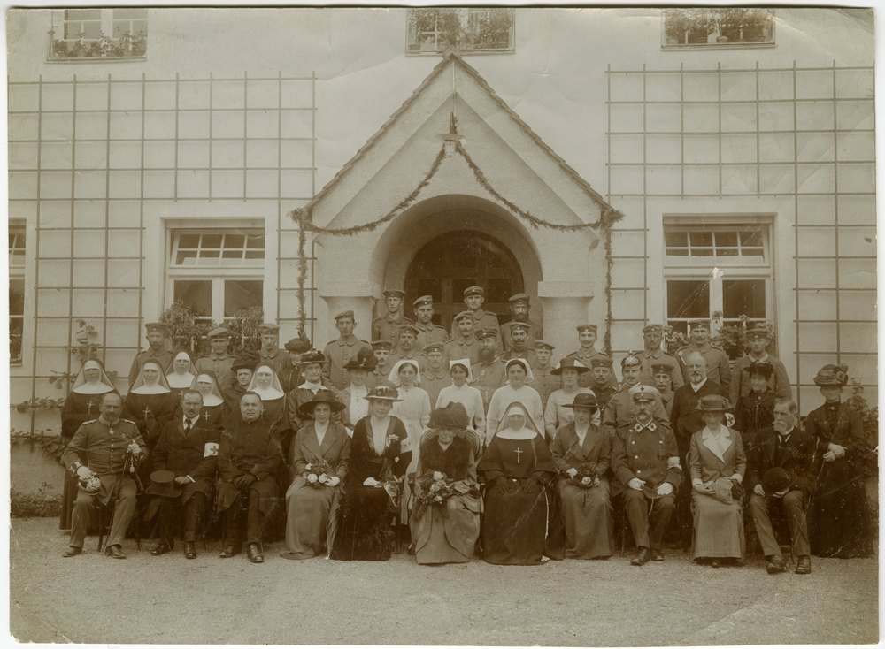 Queen of Bavaria with Princesses Wiltrud and Helene at hospital
