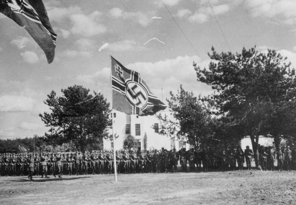 Regimental roll call with Infantry Regiment 15
