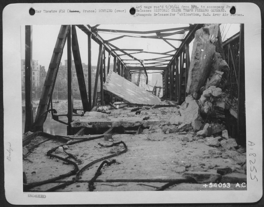 Seine bridge bombed