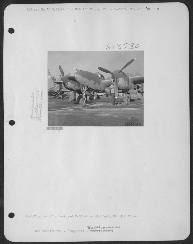 Sgt Cardella refuels Capt Gentile's P-51