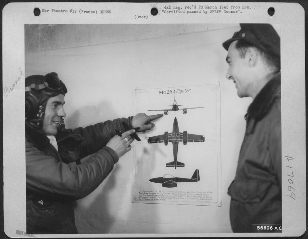 Using a model of a North American P-51 Mustang and a drawing of an ME