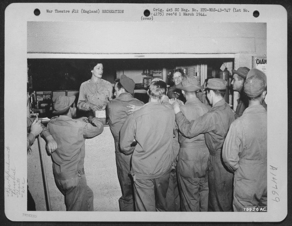 WACs serve airmen at Ston England