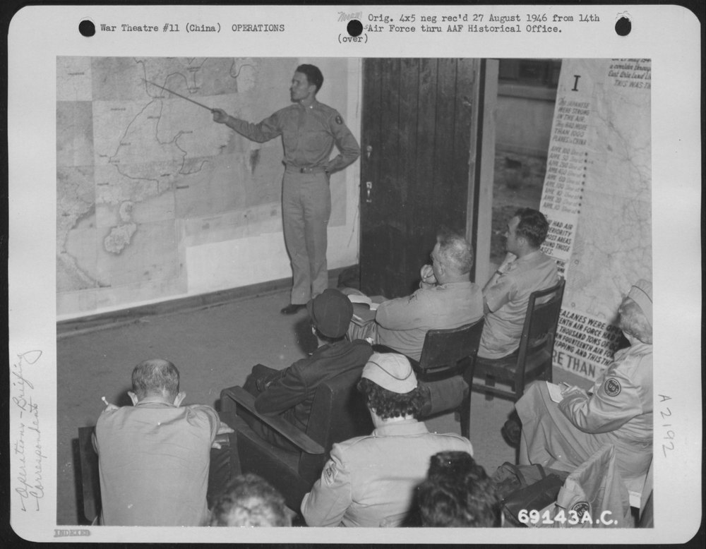 War Correspondents Briefed In China