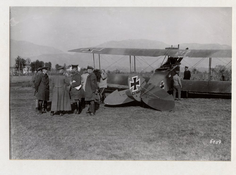 With a German pursuit squadron, Piave front