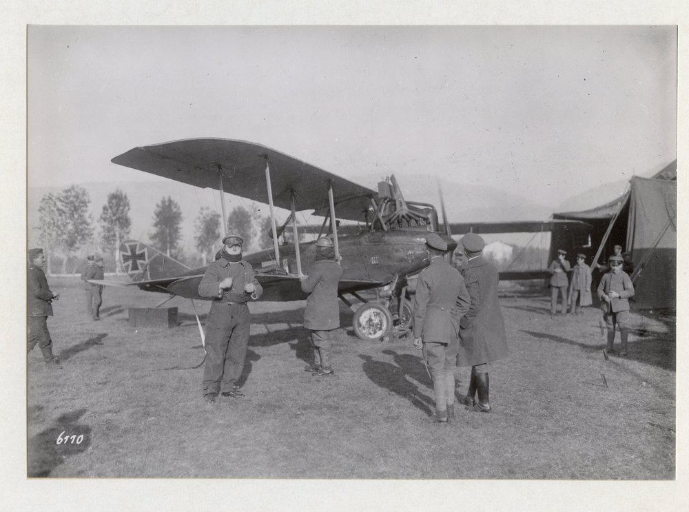 With a German pursuit squadron, Piave front