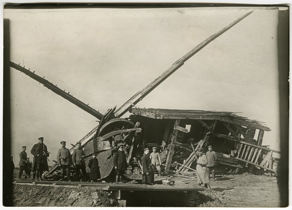 Wreckage of a wooden structure near Ypern