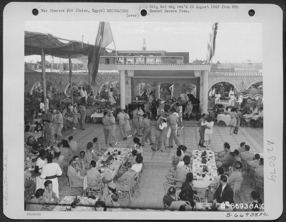 Yank convalescents at Auberge des Pyramids
